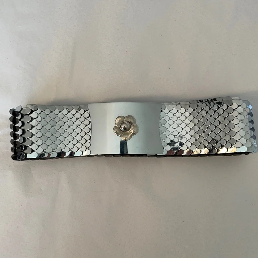 Vintage Mid Century Metallic ‘Fish Scale’ Stretchy Belt w/Flower Buckle accent